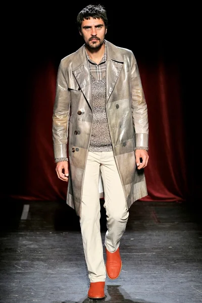 Look 14
